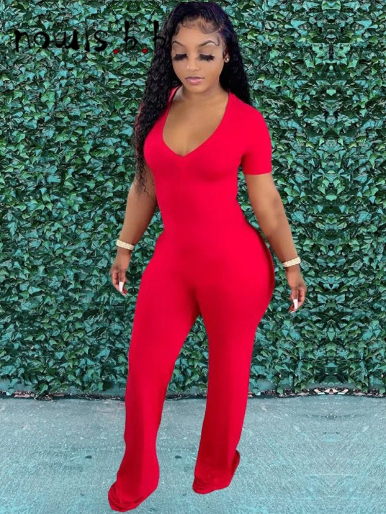 

Женский комбинезон с V-образным вырезом и карманами