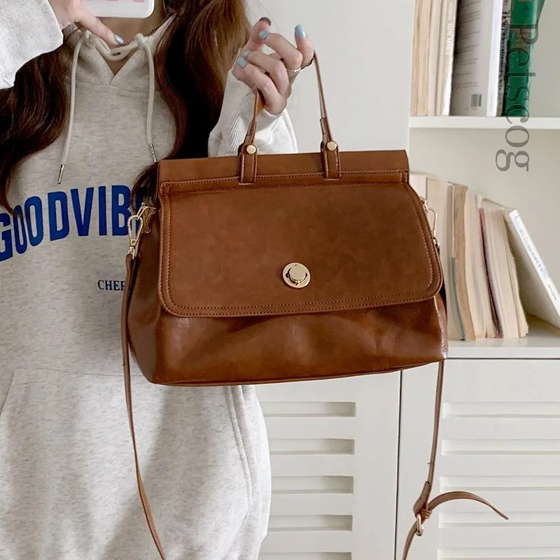 

Винтажные вместительные сумки на плечо для женщин 2023 Глянцевая сумка-мессенджер из искусственной кожи с клапаном Роскошные модные женские сумки-тоут