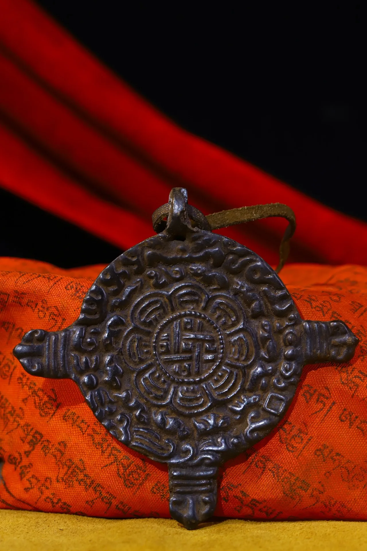 

CHina Elaboration Old Tibet Bronze Hand Made Chiseling Buddha Brand Metal Crafts Home Decorate#21