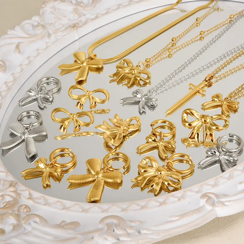 Женский комплект из колье и серёг нержавеющей стали