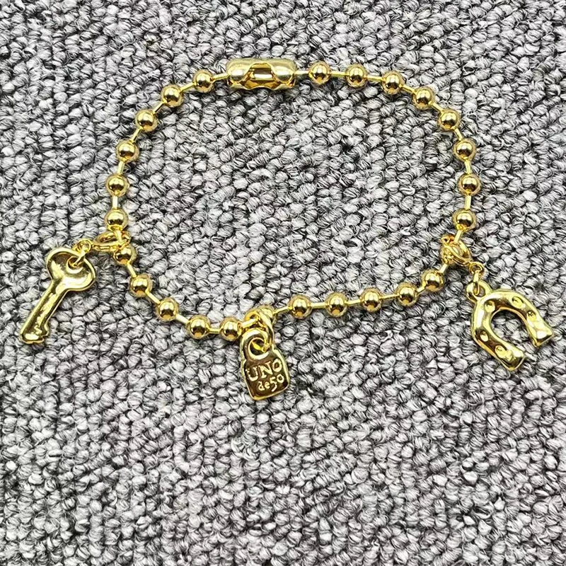 

2023 European and American creative design fashion popular bracelet niche elegant ladies jewelry holiday gift