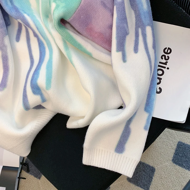 Женский свитер с круглым вырезом свободного покроя |