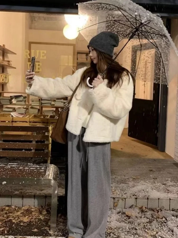 Верхняя одежда из искусственного меха норки женская короткая зимняя 2024