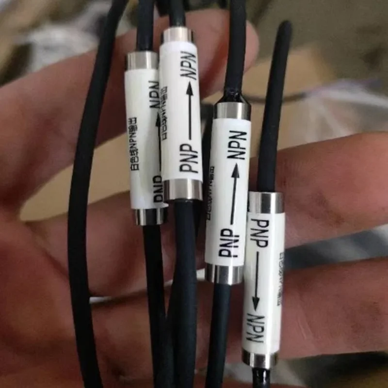 

Модуль преобразования сигнала PLC NPN в PNP ER2-18ZW