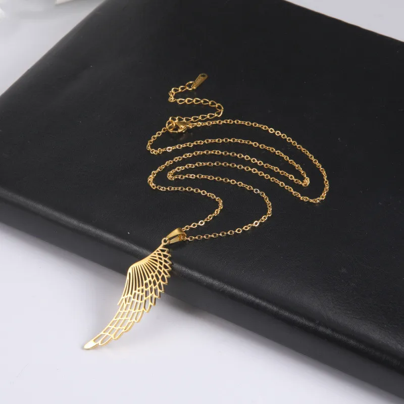 

Fashion exquisite simple stainless steel pendant necklace men and women hollow angel wings high-end birthday gift party jewelry