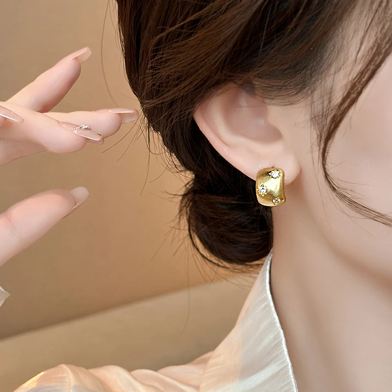 2024 корейский новый дизайн модные украшения позолоченные 14 карат матовый металл