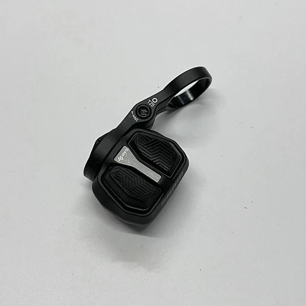 Фото Контроллер SRAM AXS POD Ultimate L/R: Абсолютно новый дизайн с двумя кнопками Click & Fire для улучшенного велоспорта №5
