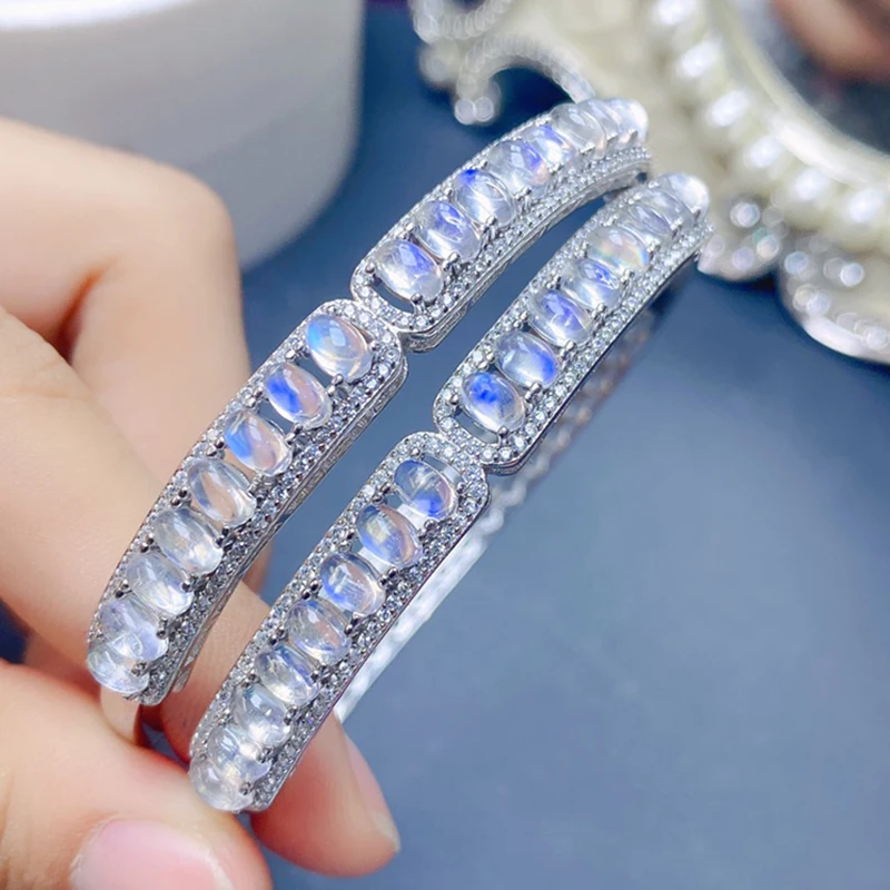 Женский браслет из серебра 925 пробы с натуральным лунным камнем