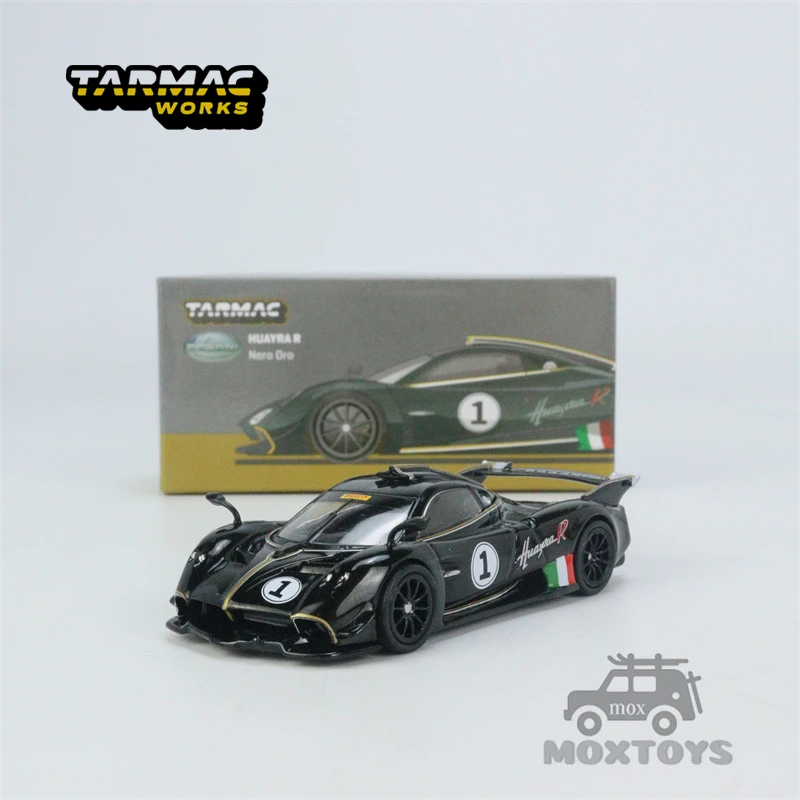 

Tarmac Works 1:64 Pagani Huayra R Nero Oro Diecast Model Car