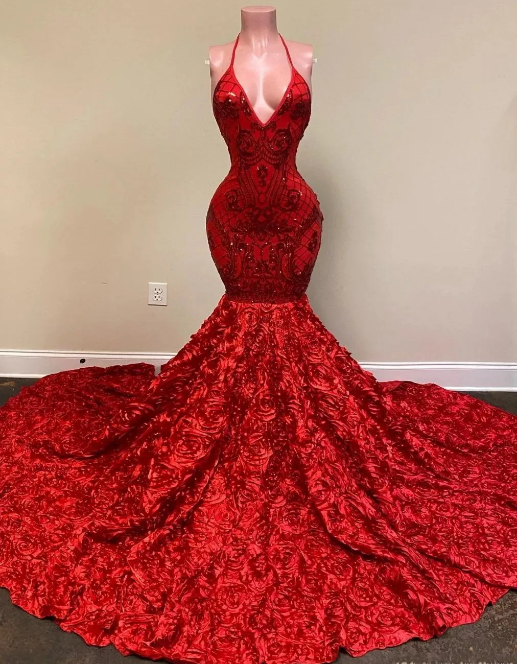 

Sexy Backless Red Prom Formal Dresses 2022 Halter V Neck 3D Flowers Sequin Mermaid Evening Party Gown Robe De Soiree Vestidos