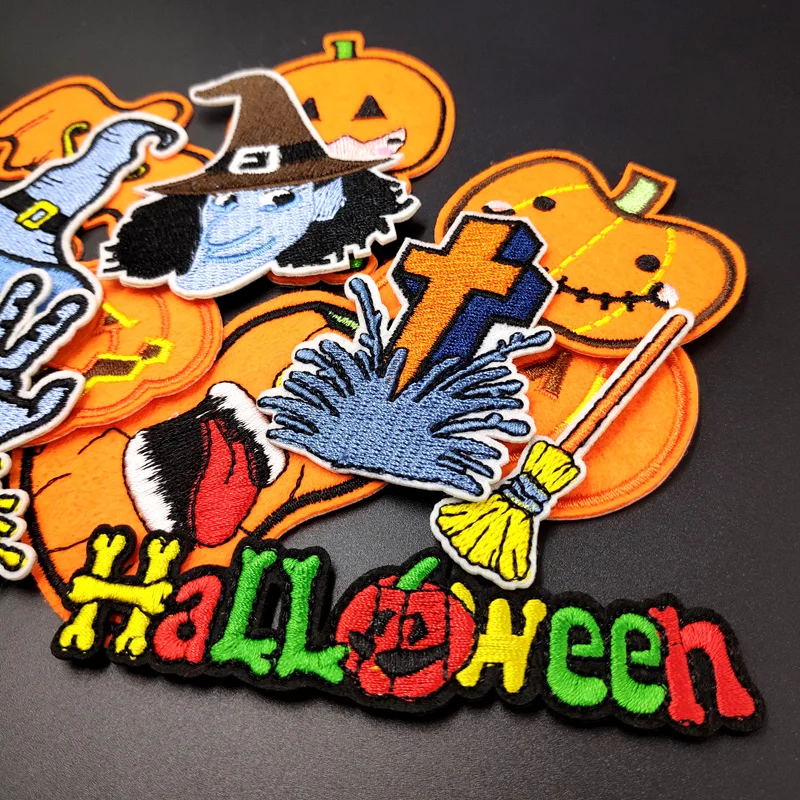 Нашивки с вышивкой в виде метлы на Хэллоуин |