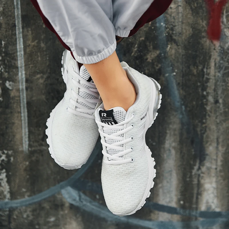 Men Sneakers New Casual Mens Breathable Trainers Shoes Fashion Mesh Man Sneaker Basket Tenis Hombre Shoe