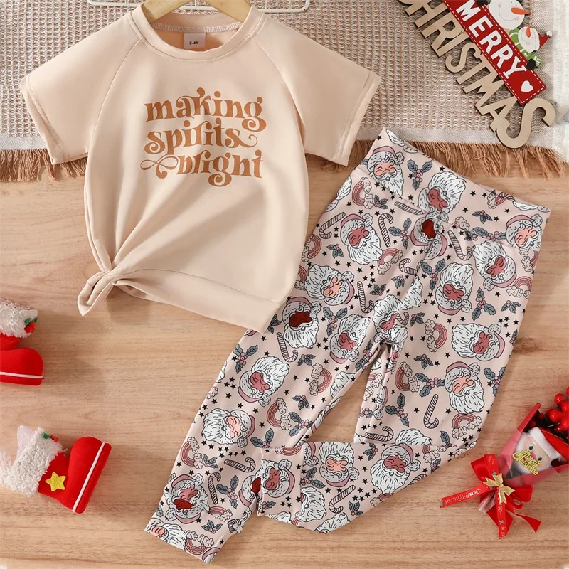 

Комплект из футболки с коротким рукавом и брюк «Санта-Клаус»