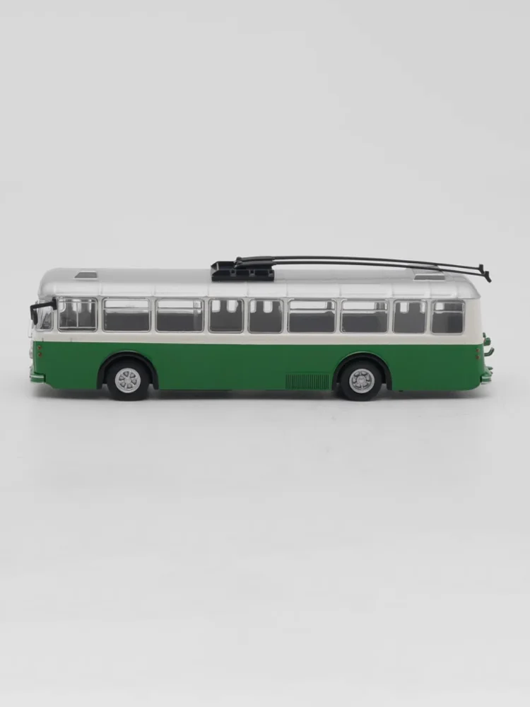 Модель автомобиля из сплава Ist Saurer T4 масштаб 1:72 литье под давлением