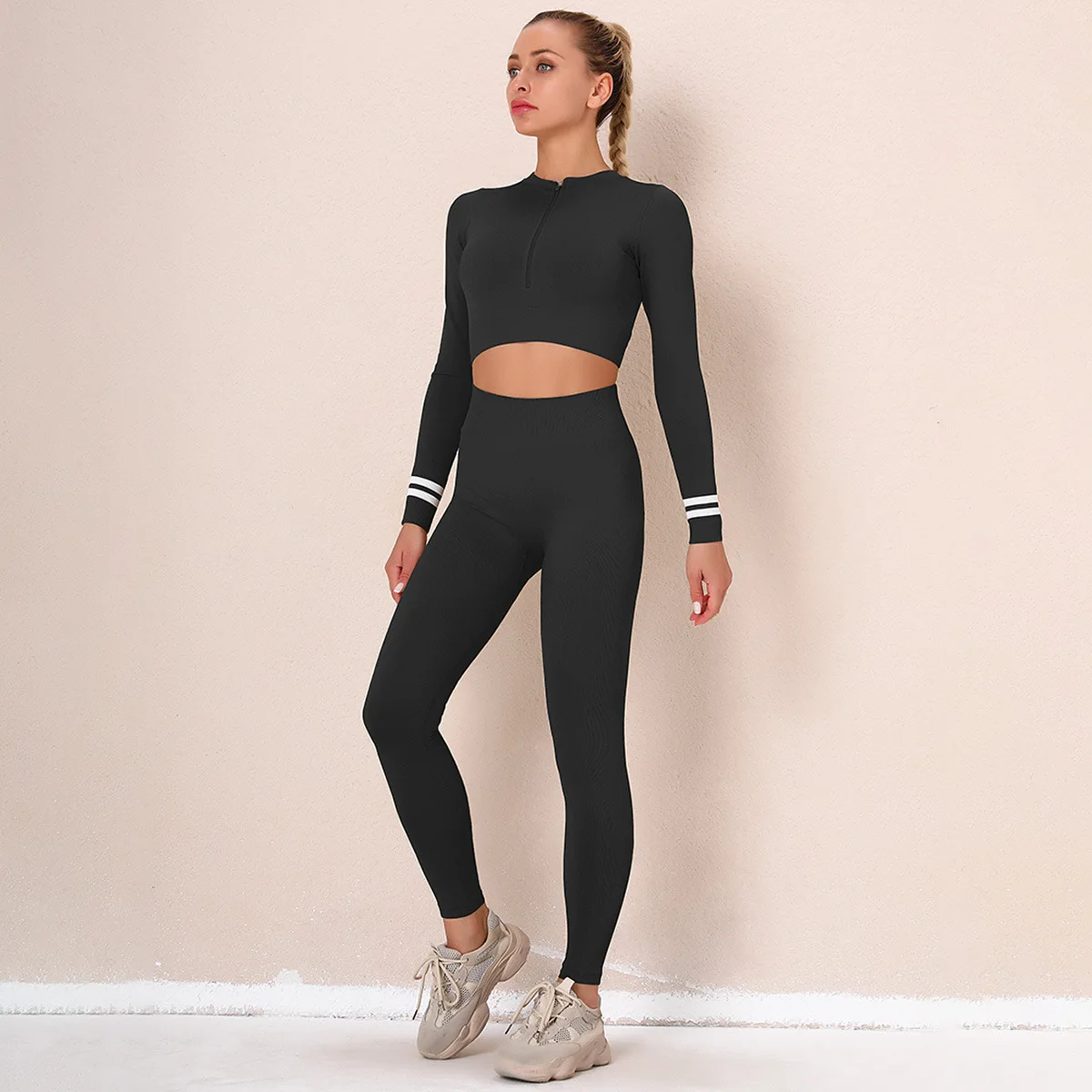 Spring 2022 Hot Sales Women Hiking Wear Zipper Long Sleeves Crop Top High Waist Legging Seamless Yoga Set