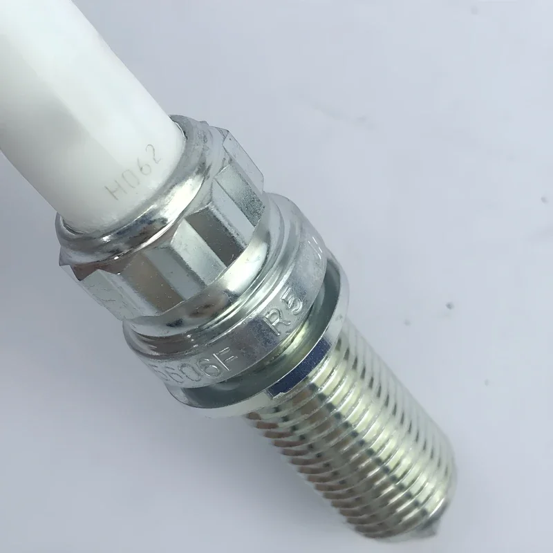 4шт 06М 905606 F Лазерная свеча зажигания IRIDIUM PFR6W-TG для VKB20 5547 Audi A5 A6 A8 Q7 S5 S6 S8 Volkswagen VW Touareg