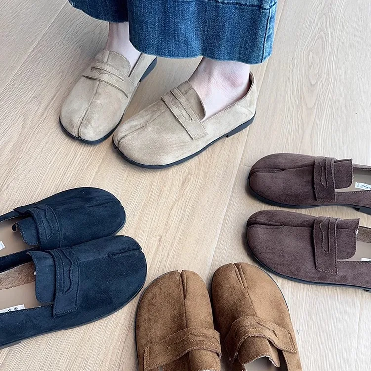 Женская обувь в стиле ретро универсальные осенние лоферы на меху женская новая