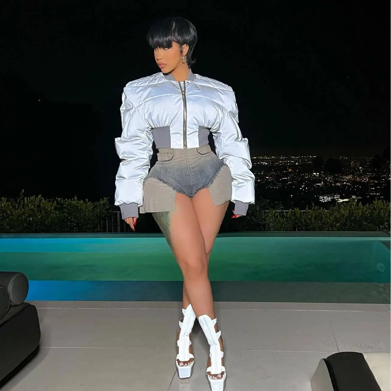 Рисунок 2 - Модные отражающие стеганые зимние пальто для женщин