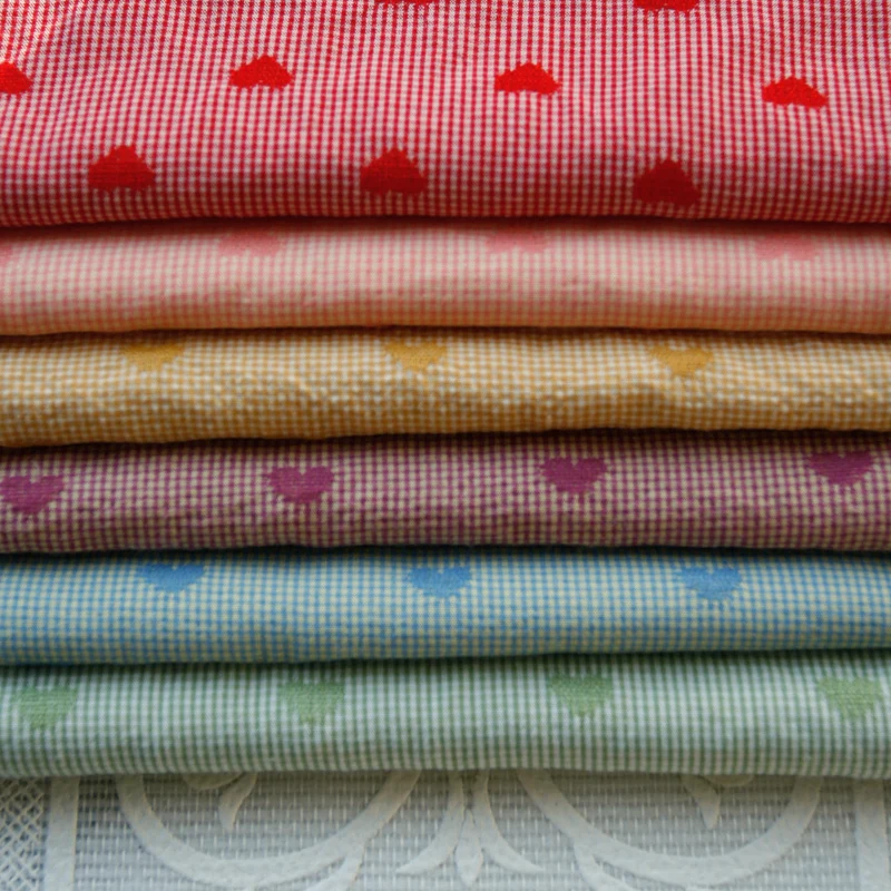 

Крутая летняя Клетчатая вискозная ткань с вышивкой Love, Детская рубашка, платье, одежда «сделай сам», тонкая модная ткань для шитья