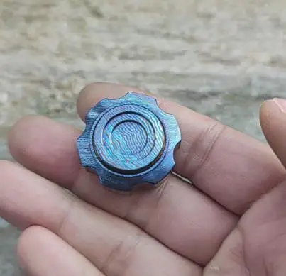 

Second-hand product EDC Damascus titanium fingertip gyroscope