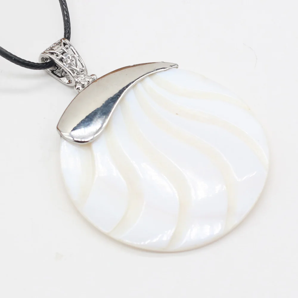 

yachu Natural Shell White Alloy Round Pendant Necklace 50x50mm For Jewelry MakingDIY Necklace Accessory Charm Wedding Gift Decor