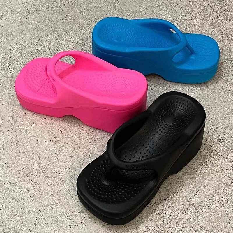 

Новинка лета 2022, шлепанцы на толстой подошве, модные красивые розовые шлепанцы, пляжные сандалии, женские удобные универсальные сандалии