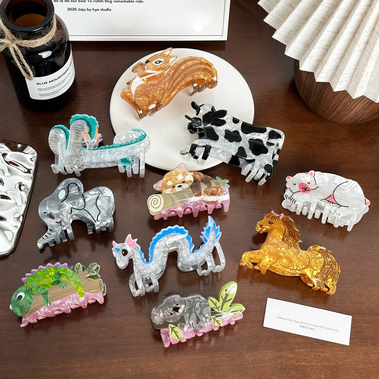 Фото Funny Acrylic Cartoon Animal Hairpin New Squirrel Loong Bear Shape Hair Clip Claw For Women Girls Fixed Of Hair Accessories №1