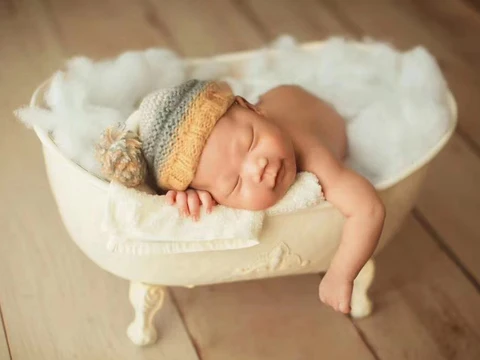 Дебаучер үйі (ескі порно)