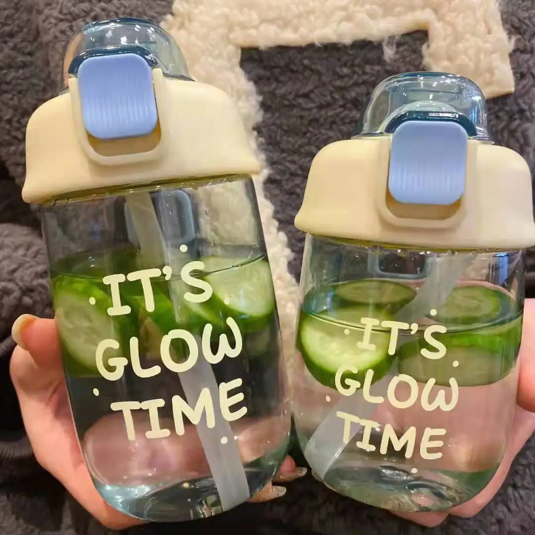 

Cute Children Straw Water Bottles 400/500Ml Large Capacity Portable Tea Cup Juice Milk Coffee Mugs High Value Ins Festivals Gift