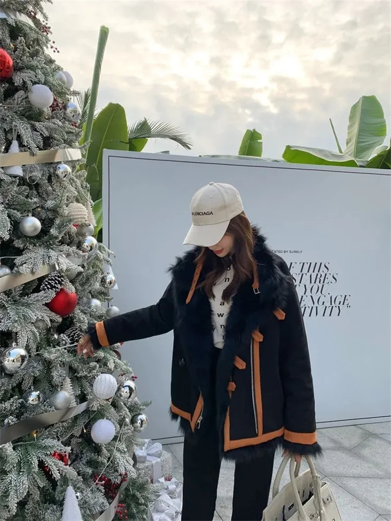 Женское пальто 2024 зимнее с лисьим мехом и травой женское средней длины