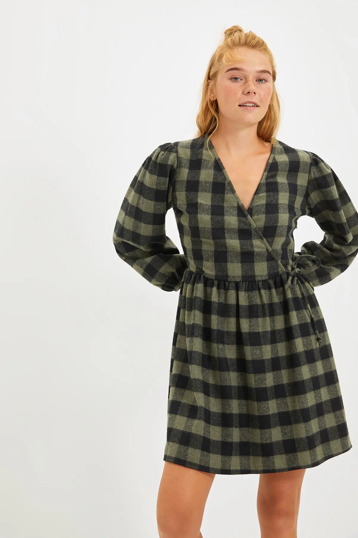 

Trendyol Double Breasted Collar Dress TWOAW22EL1363