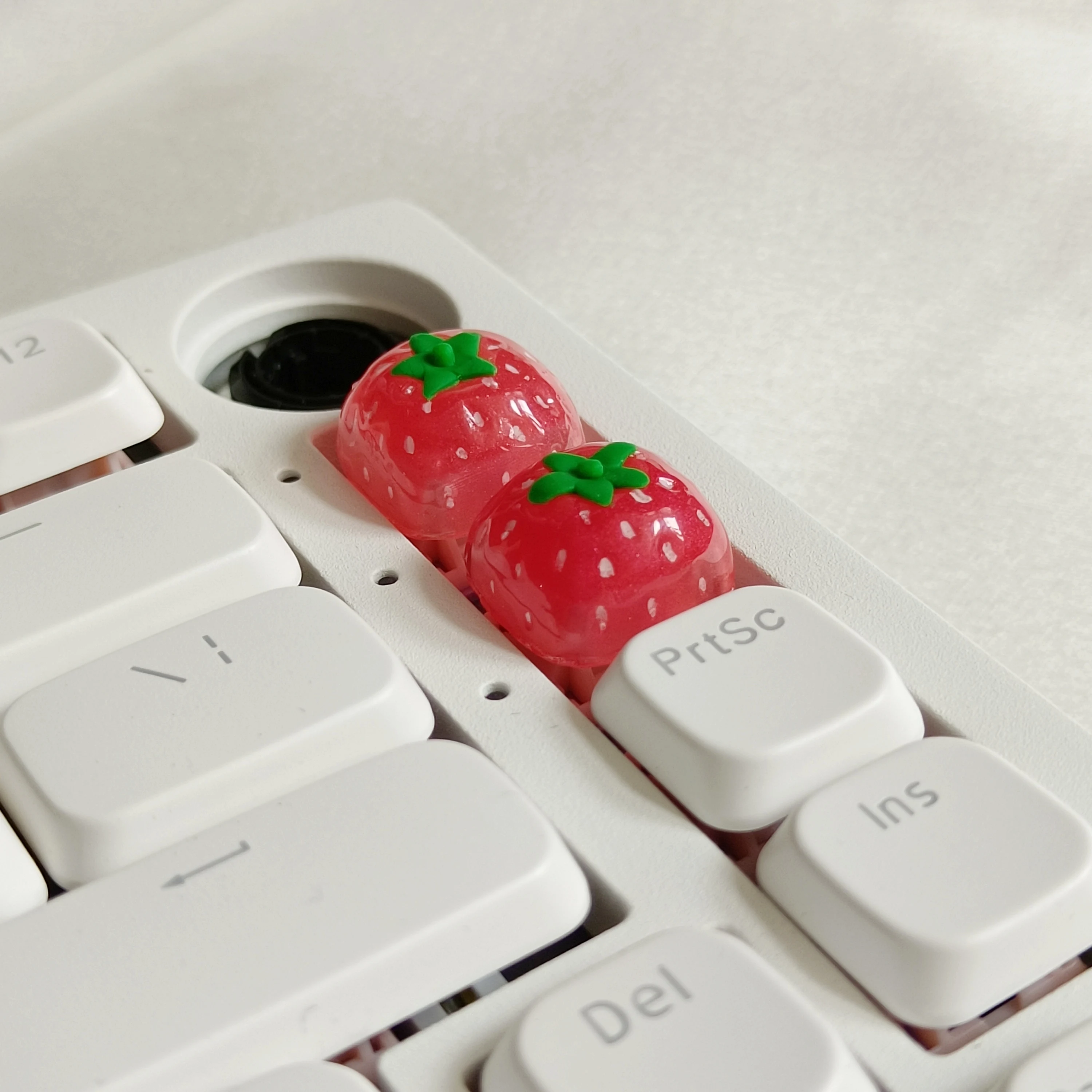 Колпачки для клавиш ручной работы с подсветкой в виде клубники