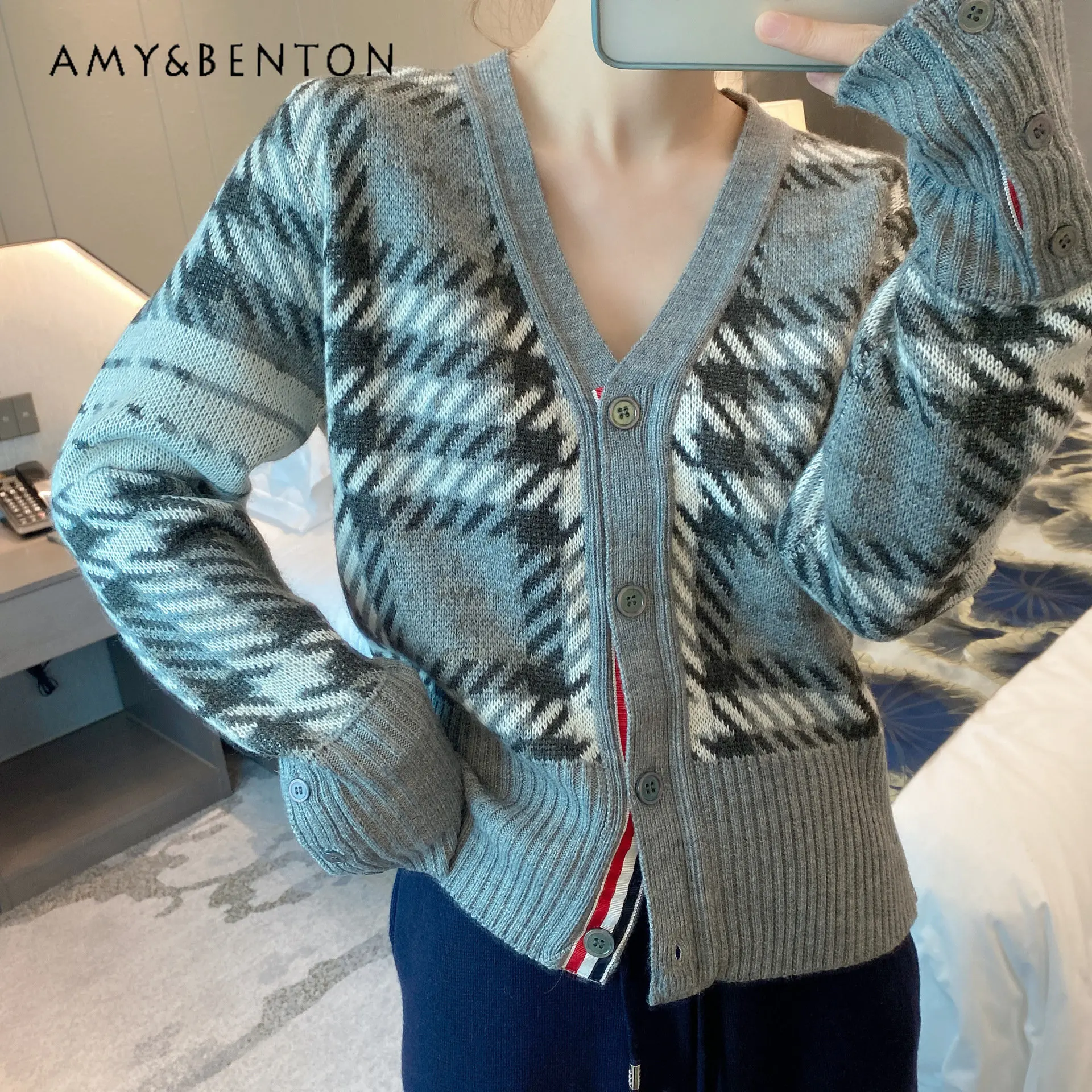 Houndstooth Wool Sweater Cardigan Women's Spring Stripe College Style Color Matching Plaid V-neck Cropped Knitted Coat Tide