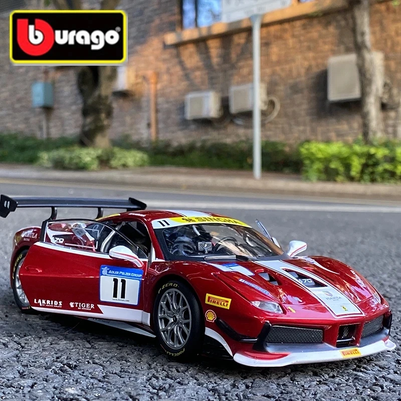 

Модель спортивного автомобиля Bburago Ferrari 488, 1:24, из сплава
