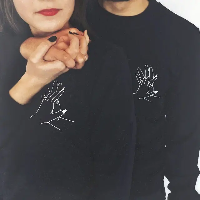 

High Quality Sweashirt Men Women Couple Hoodies Spring Autumn Black Graphic Lover's Interlocking Fingers Hand Print Pullovers