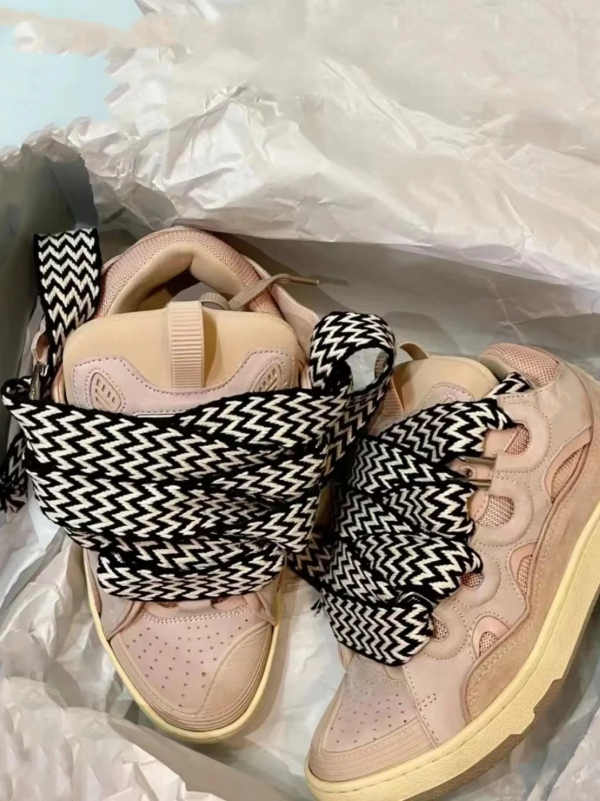 Кроссовки унисекс размер 35 - 43 цвет в ассортименте