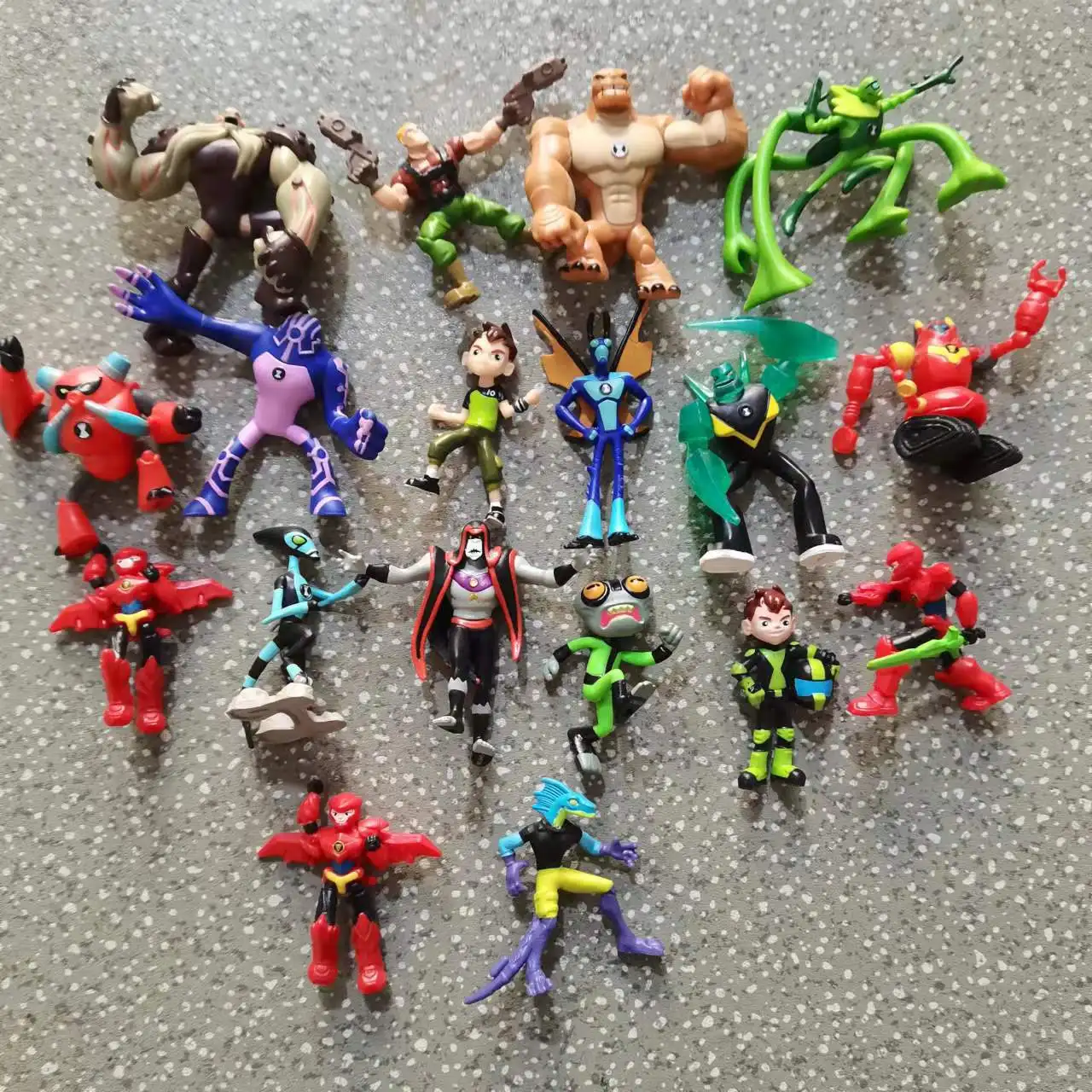 10 шт. Bandai Подлинная бен Теннисон кукла Фигурка монстра игрушки Ben10 Omnitrix