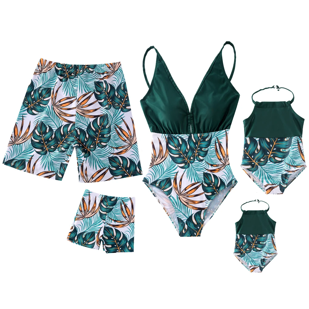 

2022 New Family Matching Swimsuit Bikinis Set Women Girls Kids Swimwear Men Boys Swim Shorts Beachwear Bathing Suits Outfits