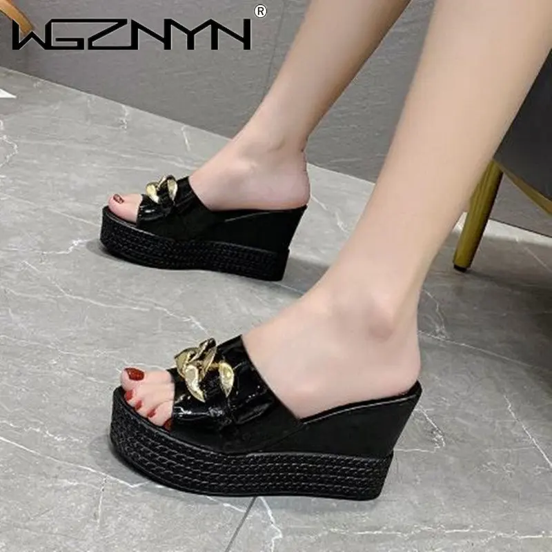 

Новые модные шлепанцы на высоком каблуке с цепочкой, женская свадебная обувь, лето 2023, белые, черные, женские пляжные тапочки на платформе