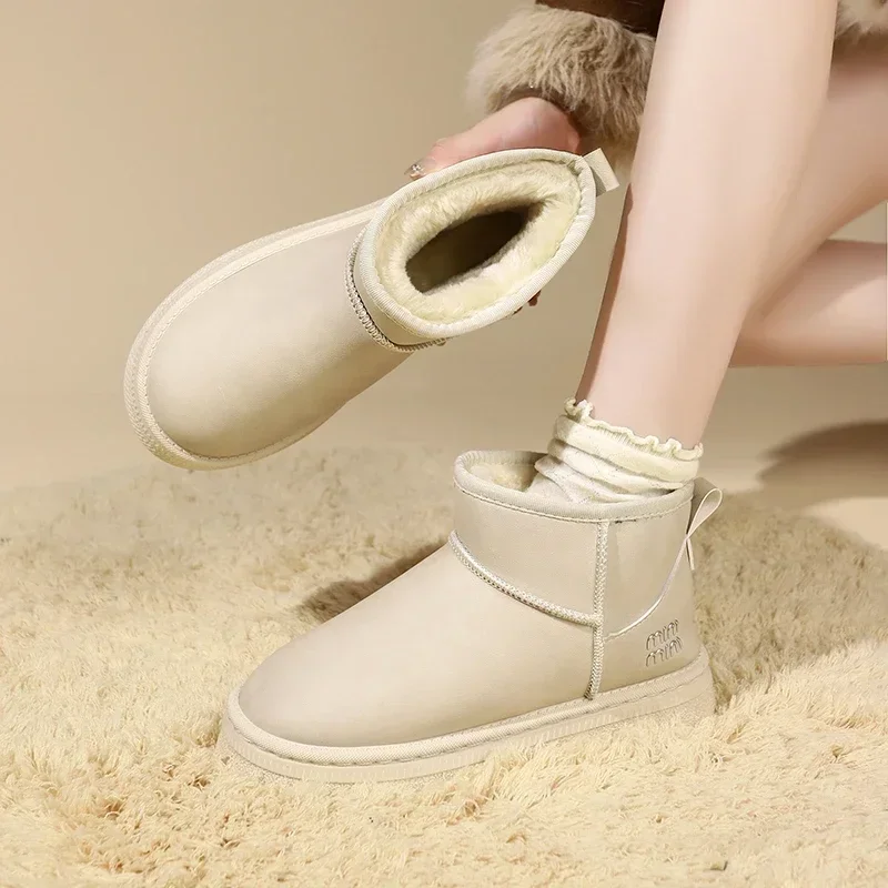 Зимние новые стильные модные элегантные однотонные женские ботинки до середины