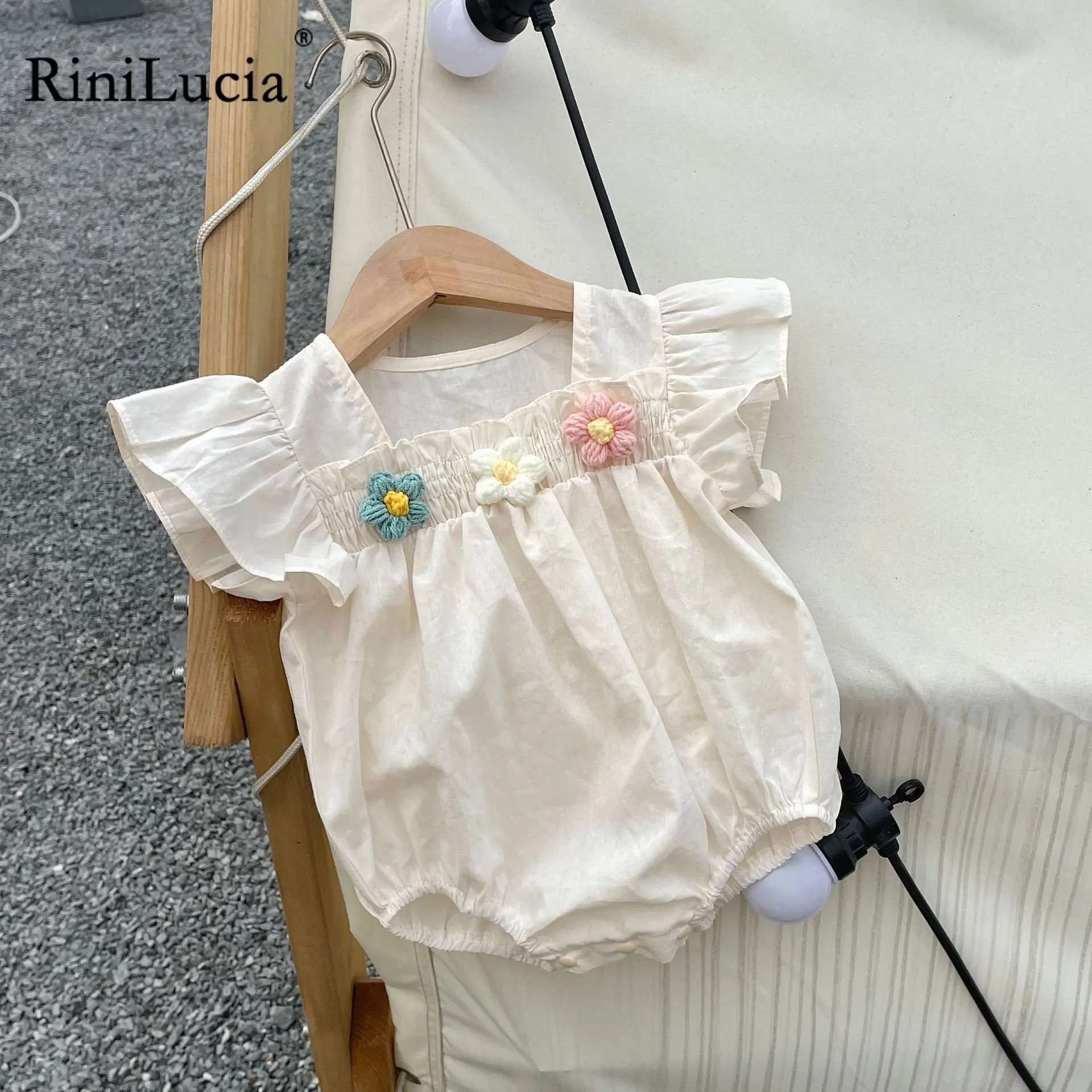 

2023 Newborn Baby Summer Rompers Infant Bodysuits Fly Sleeve Floral Baby Jumpsuit Sweet Baby Girl Clothes for Children