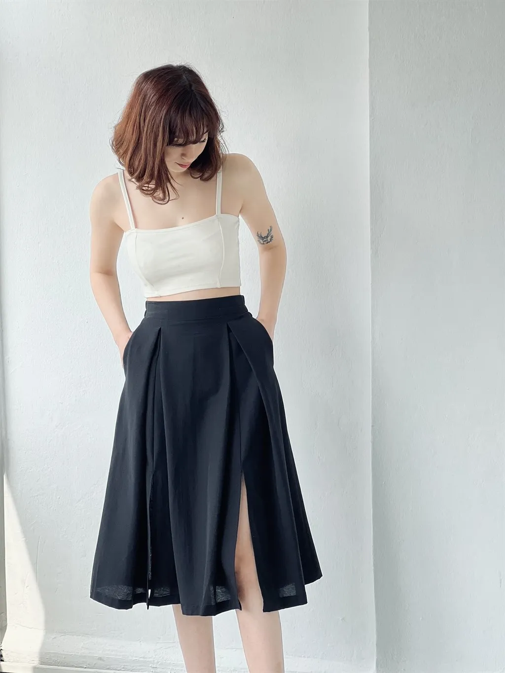 

Retrobird Design Women 'S Skirt Woven Unlined Cotton Viscose Fabric Pockets Black Color High Waist Slit Women Skirt