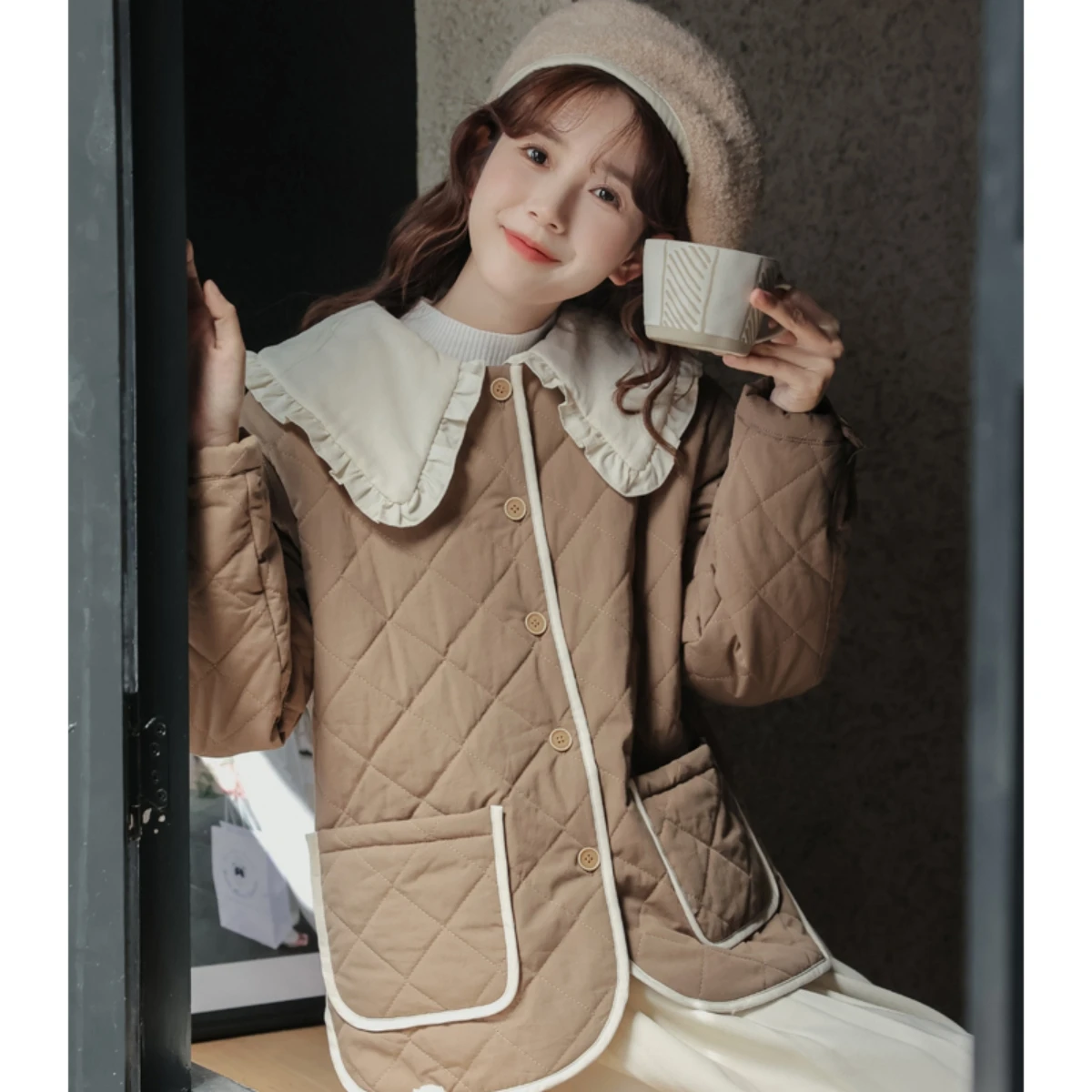 Winter 2022 New Sweet Baby Collar Cotton Padded Clothes Thickened Warm Cotton Padded Clothes Short Little Coat College Style