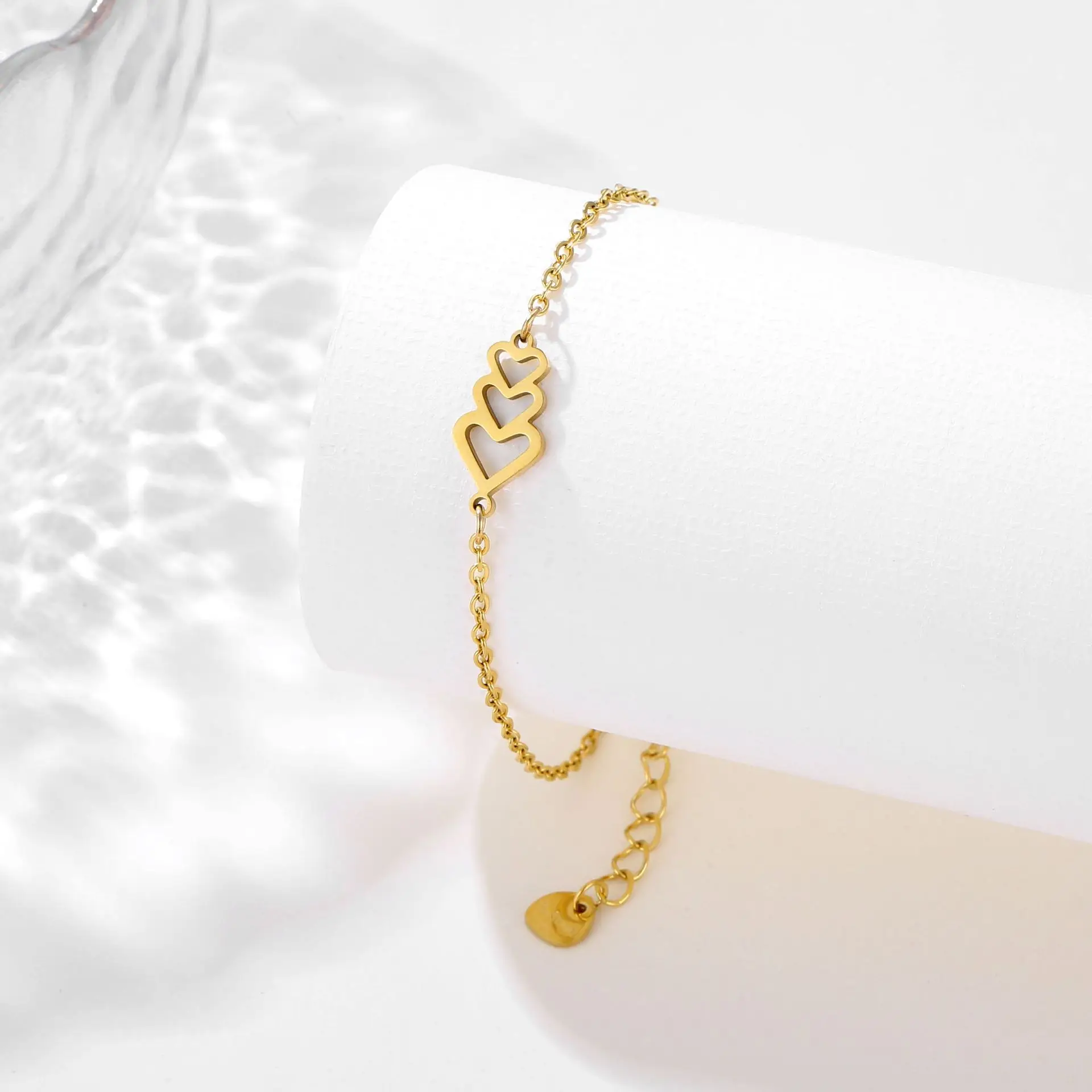 Wholesale  Stainless Steel Love Bracelet For Women Female Trendy Golden Heart Shaped Bracelet Hand Jewelry Gift