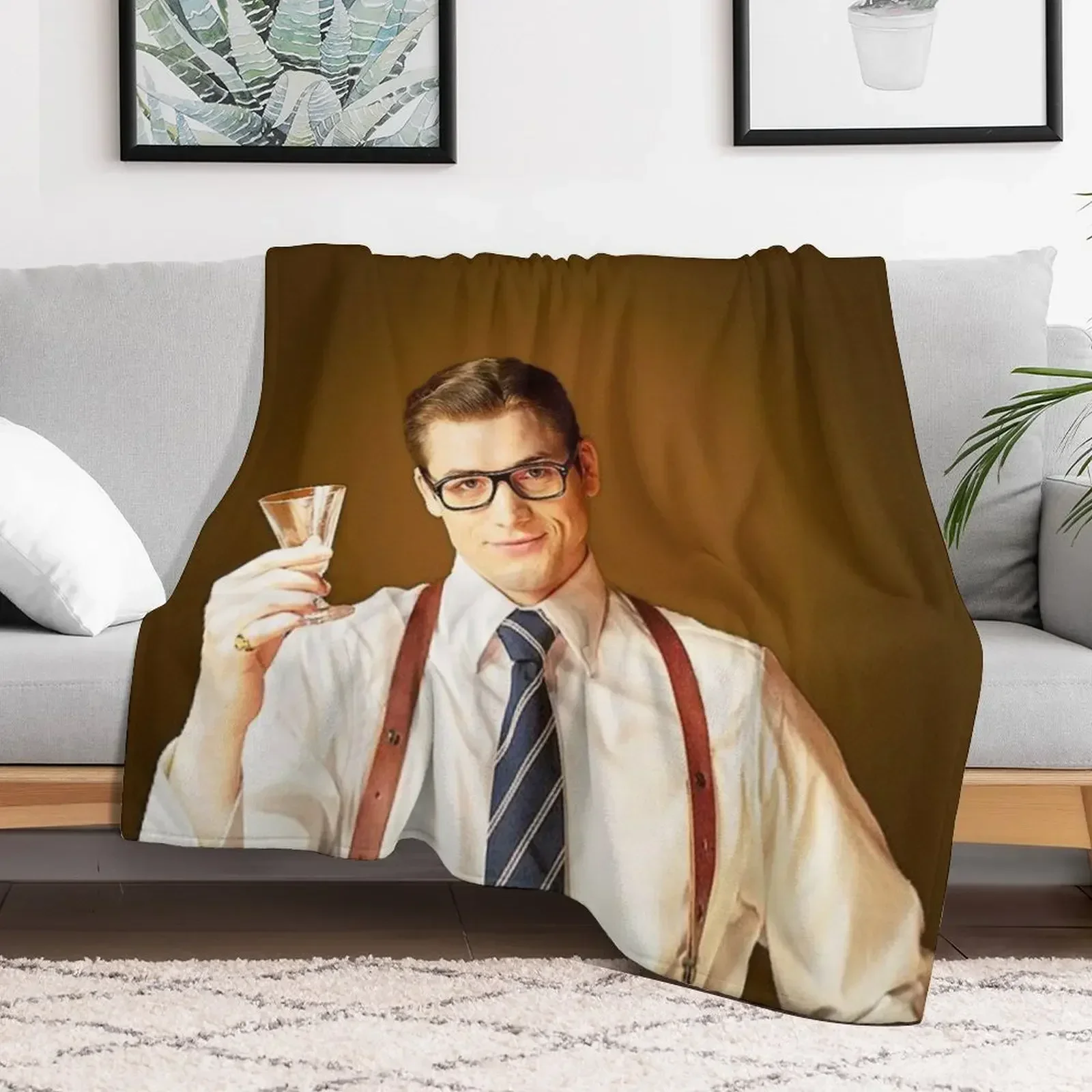 Пушистое одеяло Taron Egerton