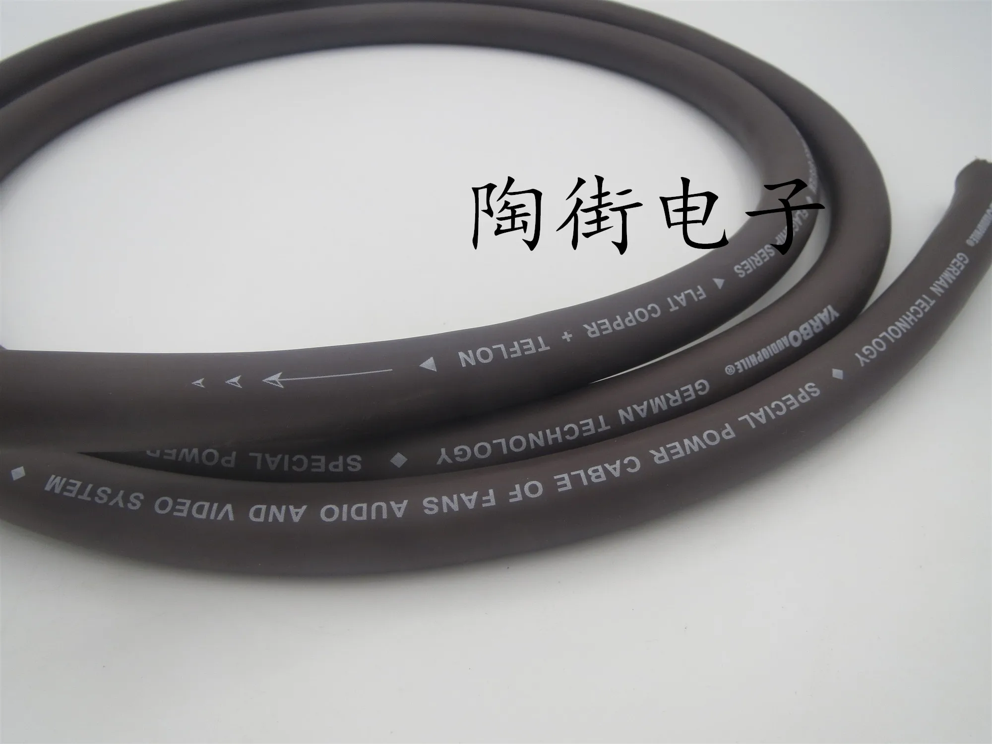 Флюоресцентный медный провод с квадратным сердечником