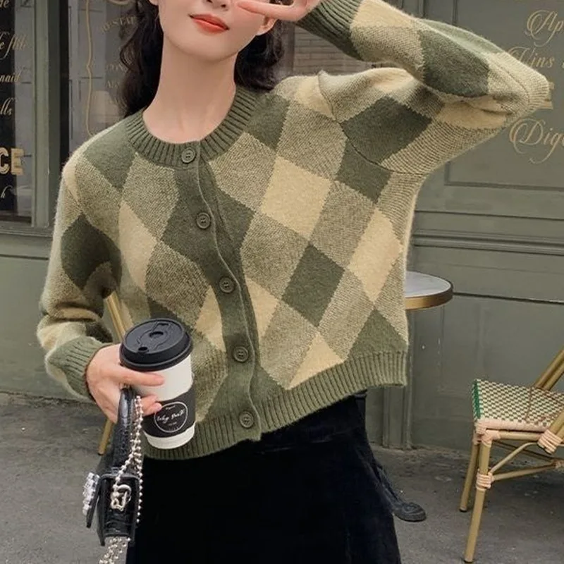 Женский короткий вязаный кардиган в стиле ретро с V-образным вырезом весна-осень