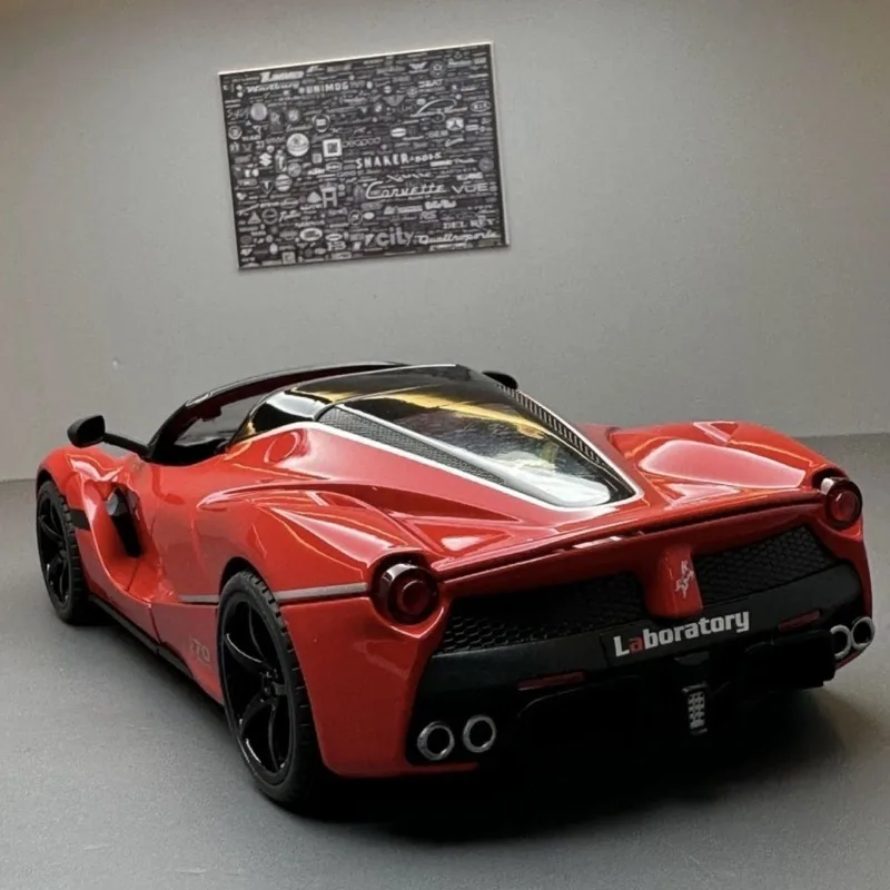 Фото Масштабная модель Ferrari LaFerrari 1:24 из литого сплава с открывающимися дверями и поворотными передними колесами для коллекционеров и хобби-энтузиастов №5