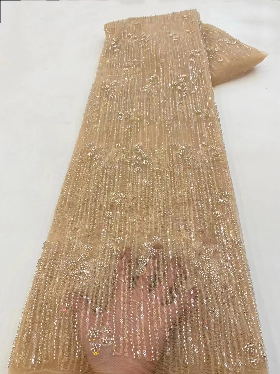 

Модная африканская французская сетка, нигерийская сетка, тюль, вышитые блестки, роскошная кружевная ткань ручной работы из бисера, свадебное платье QF0727