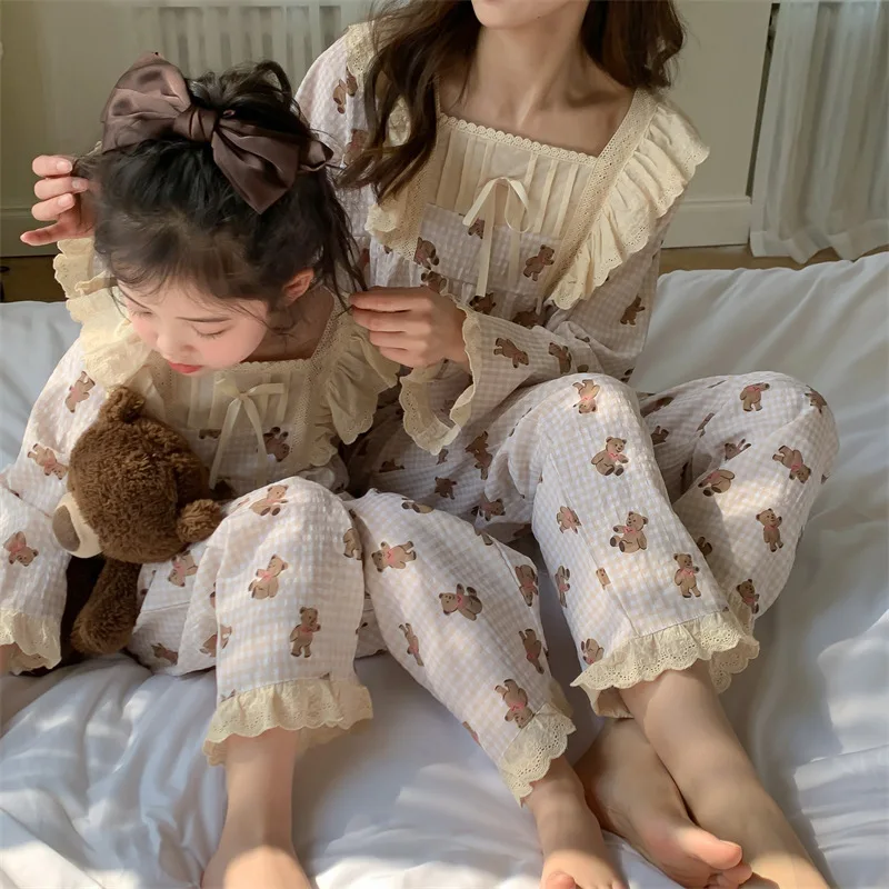 

Mommy and Daughter Matching Clothes Spring Summer Cartoon Bear Pyjamas Suits Cotton Ruffle Sleeve Sleepwear Homewear Sets 2023